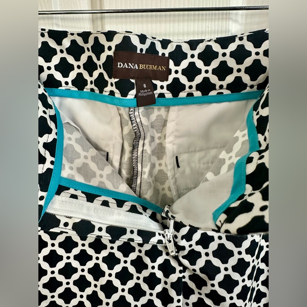 Dana Buchman Black and White Patterned Pants, Size 8 - Picture 7 of 10